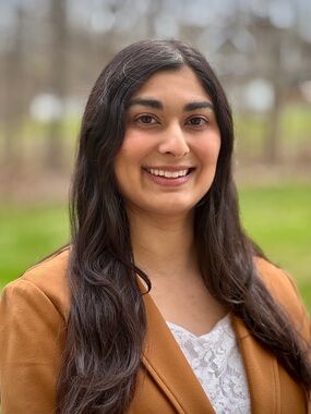 Meet your Posher, Leaya